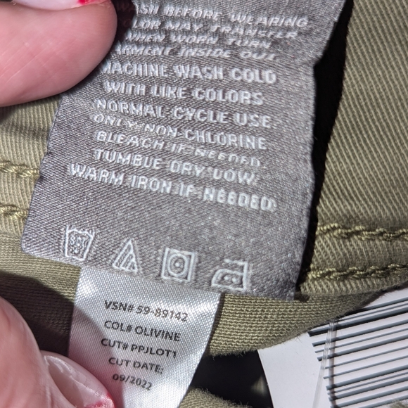 Torrid Crop Skinny Stretch Twill Mid-Rise Pant 14 - Picture 10 of 12